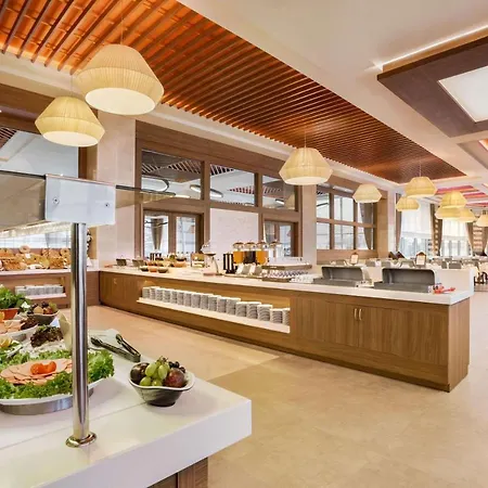 Otel Ramada Plaza By Wyndham 5*